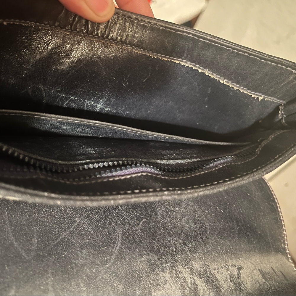 Gucci Black and Gold Monogram Bag - Picture 13 of 16